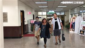 洪崇晏、「李品涵」撤丰安．瓦林及娜，高院聽宣判，路過中正一。記者潘千詩攝影