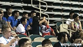 韓國不舉，朝鲜選手笑出來（圖／記者雷明正攝）