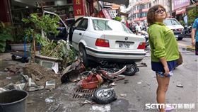 台中BMW衝撞騎樓（圖／翻攝畫面）
