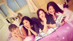 韓瑜、陳珮騏,一家人/韓瑜臉書