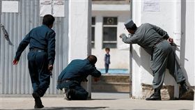 阿富汗,喀布爾,自殺炸彈攻擊,清真寺（圖／翻攝自推特）