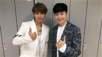 鼓鼓拜碼頭送錯禮　林俊傑貼心解圍