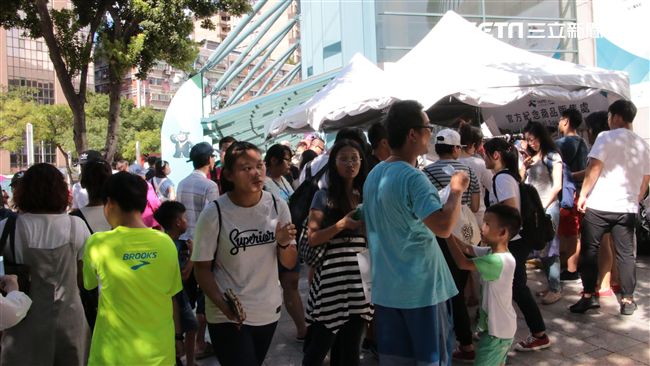 世大運商品熱賣　最暢銷不是熊讚娃娃