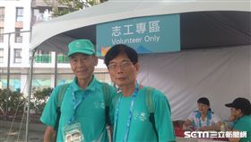 世大運樂齡國際志工Ris跟Johnny（圖／校園記者林芷儀攝）