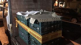 中市封存問題雞蛋嘉義縣博勝畜牧場及彰化縣彰竹畜牧場雞蛋遭驗出芬普尼超標，台中市衛生局經稽查轄區下游業者，除要求進行產品下架，並封存退回864公斤問題雞蛋。（台中市衛生局提供）中央社記者郝雪卿傳真  106年8月26日