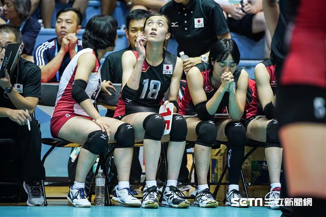 世大運女子排球中華隊與日本爭奪冠軍賽門票。　（圖／記者林敬旻攝）