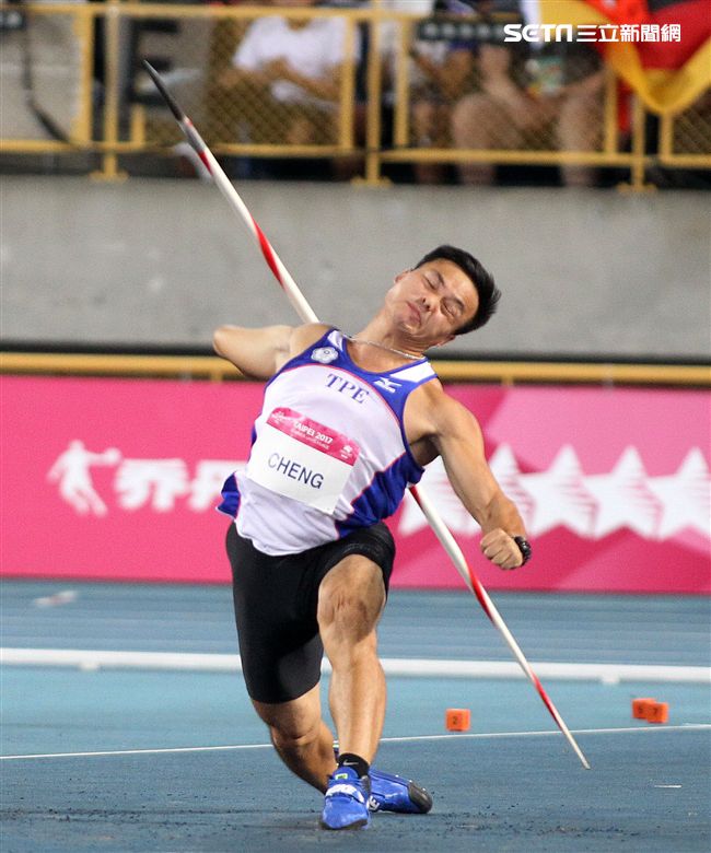 台灣選手鄭兆村在標槍項目擲出91.36公尺破亞洲紀錄。（記者邱榮吉/攝影）