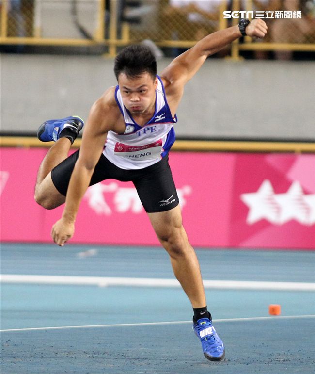 台灣選手鄭兆村在標槍項目擲出91.36公尺破亞洲紀錄。（記者邱榮吉/攝影）