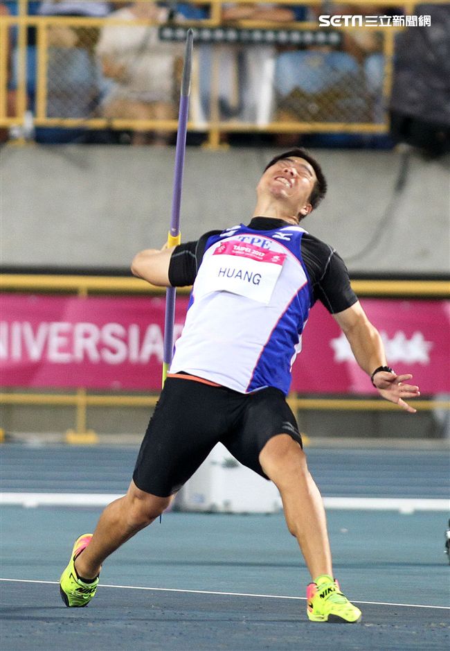 台灣選手鄭兆村在標槍項目擲出91.36公尺破亞洲紀錄。（記者邱榮吉/攝影）