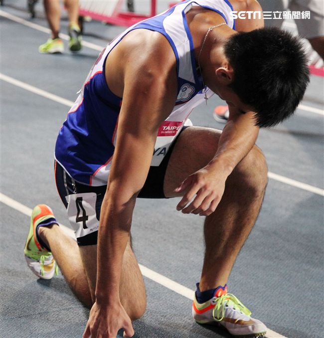 世大運田徑賽高潮疊起台灣選手優異的表現讓全場觀眾High翻天。（記者邱榮吉/攝影）
