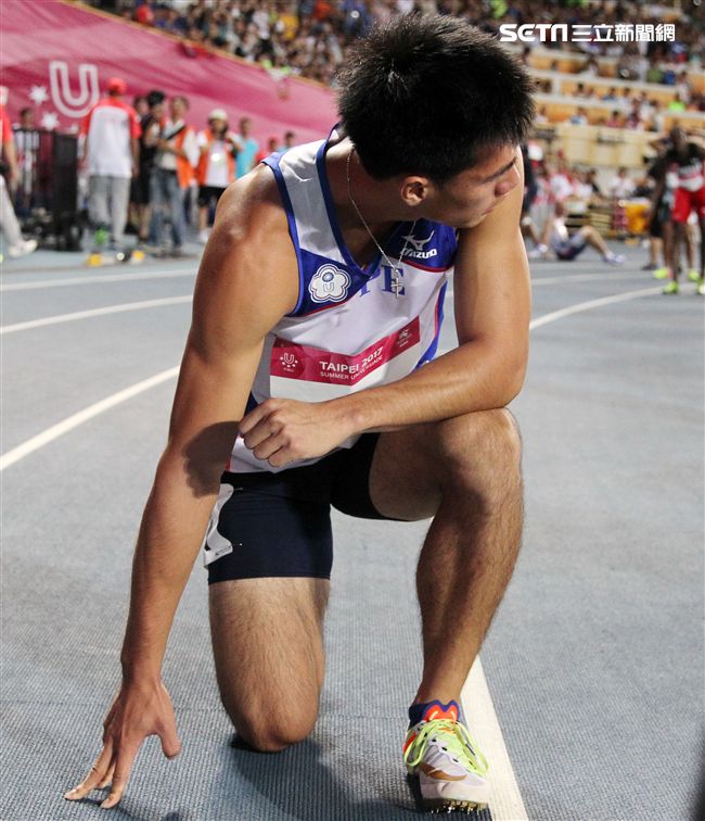世大運田徑賽高潮疊起台灣選手優異的表現讓全場觀眾High翻天。（記者邱榮吉/攝影）