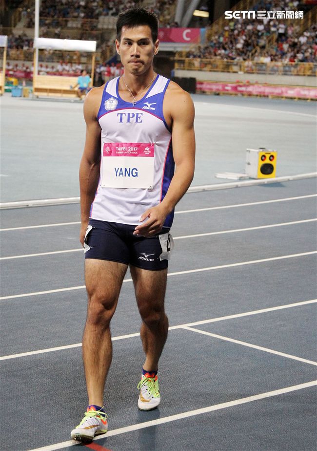 世大運田徑賽高潮疊起台灣選手優異的表現讓全場觀眾High翻天。（記者邱榮吉/攝影）