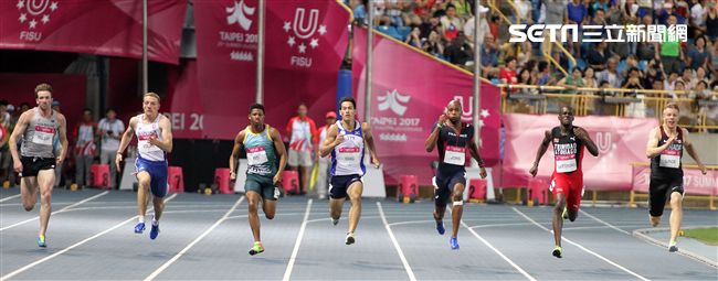 世大運田徑賽高潮疊起台灣選手優異的表現讓全場觀眾High翻天。（記者邱榮吉/攝影）