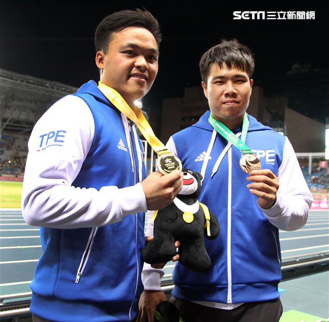 世大運田徑賽高潮疊起台灣選手優異的表現讓全場觀眾High翻天。（記者邱榮吉/攝影）