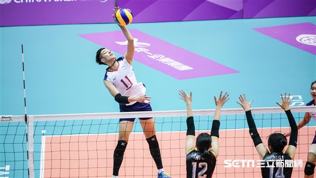 女排阿非隊長來開球　和郭阜林相見歡