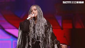 「萬人手臂海」壯觀！阿妹連尬4安可