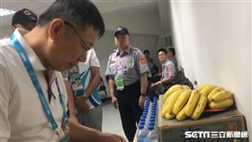 柯文哲慰勞員警 補給區 盧冠妃攝