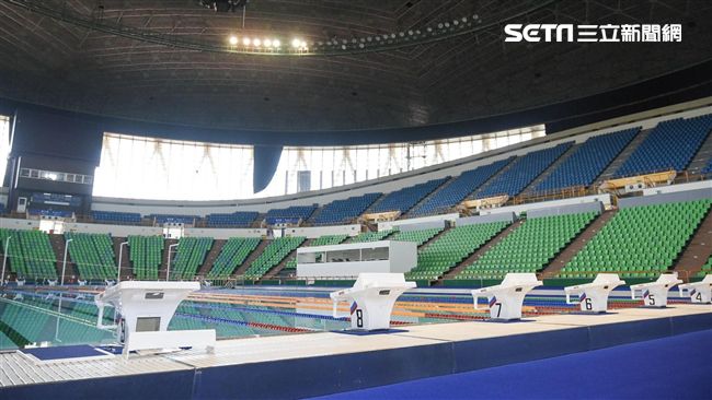 世大運場邊垃圾...清潔工撿到凌晨