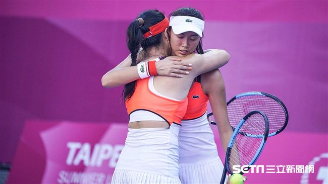 詹詠然詹皓晴苦戰勝出　網球女雙摘金