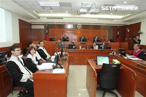 高院刑專一庭含冤14年特赦蘇炳坤案再審，院長認為具有法治教育意義，破例開放媒體拍攝法庭。（記者邱榮吉/攝影）