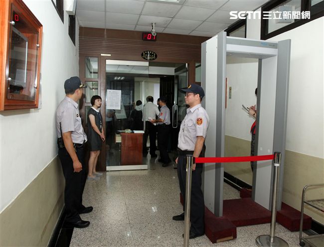 高院刑專一庭含冤14年特赦蘇炳坤案再審，院長認為具有法治教育意義，破例開放媒體拍攝法庭。（記者邱榮吉/攝影）