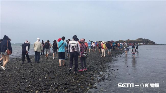 翁澎湖奎壁山走失　警靠哨音順利救人
