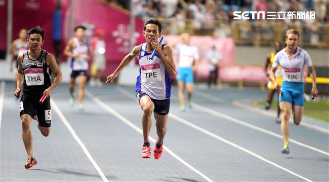 世大運田徑項目28日全部結束，各國選手盡力表現贏得運動精神，下次拿坡里見，珍重再見。（記者邱榮吉/攝影）