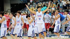 中華女籃賽後跳舞回饋球迷（圖／記者劉家維攝）