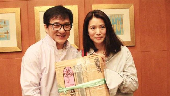 氣袁詠儀耍大牌？成龍認了22年傳聞