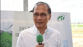 林全探視西螺鎮黃浚宏農民災損設施復建現況全。（行政院提供）