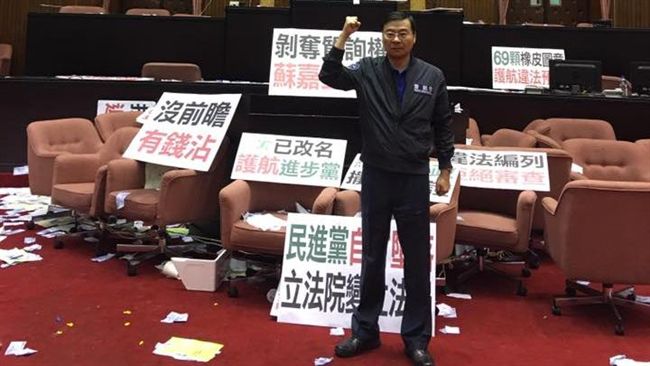 前瞻表決沒到齊　藍委森七七喊要辭職