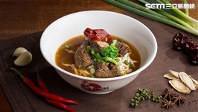 川味椒香牛肉麵。（圖／愛.熟成21牛肉麵提供）
