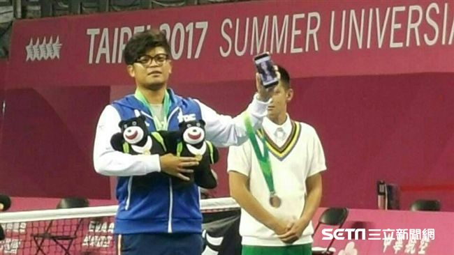 幽默應對混雙頒獎　A鵬秀詹詠然照片