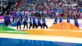 歐美超紅抖肩舞　女籃奪銅大跳獻球迷