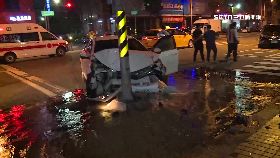 a肇事棄車逃0700