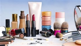 化妝品整理術。（圖／翻攝自Skyscanner網站）