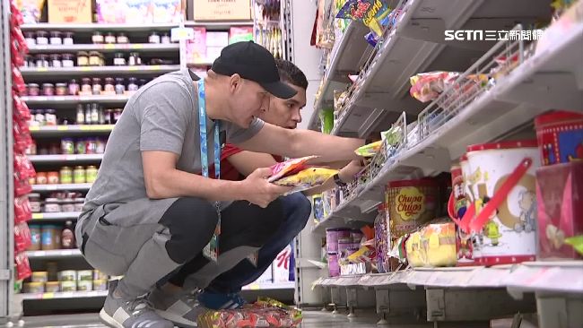 外籍選手採買伴手禮　糖果指名MIT