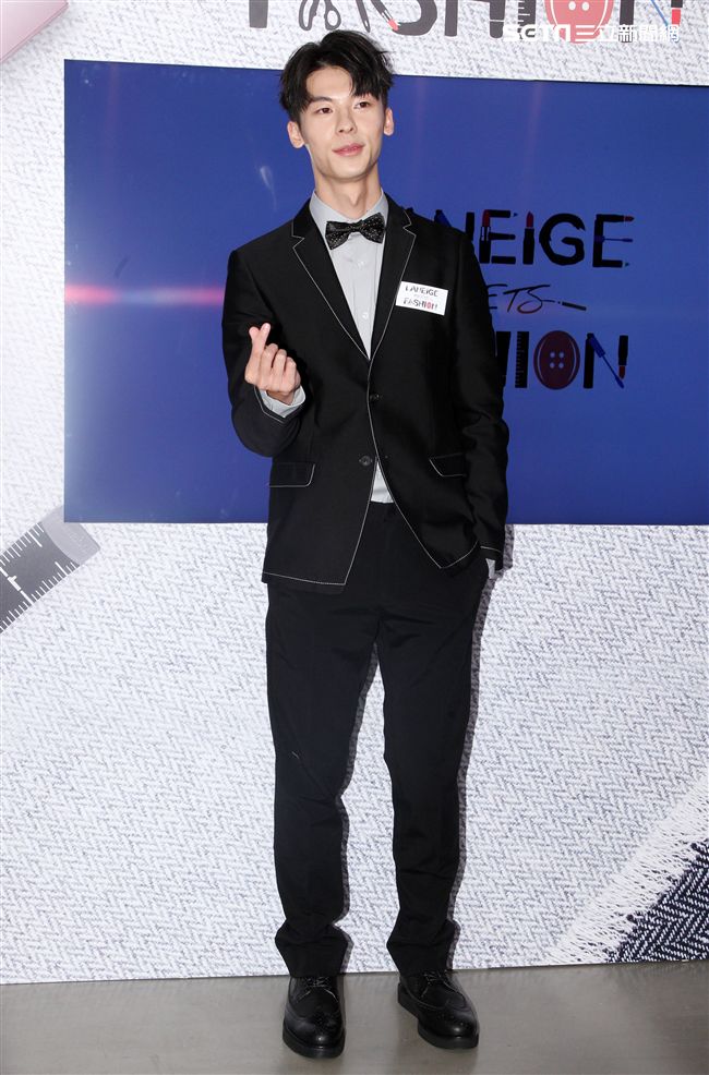 入圍本屆金鐘獎最佳男配角的許光漢，憑著真實演技在戲劇界大放異彩。（記者邱榮吉/攝影）