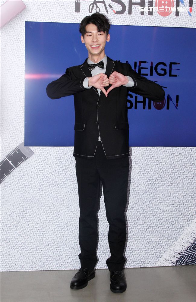 入圍本屆金鐘獎最佳男配角的許光漢，憑著真實演技在戲劇界大放異彩。（記者邱榮吉/攝影）