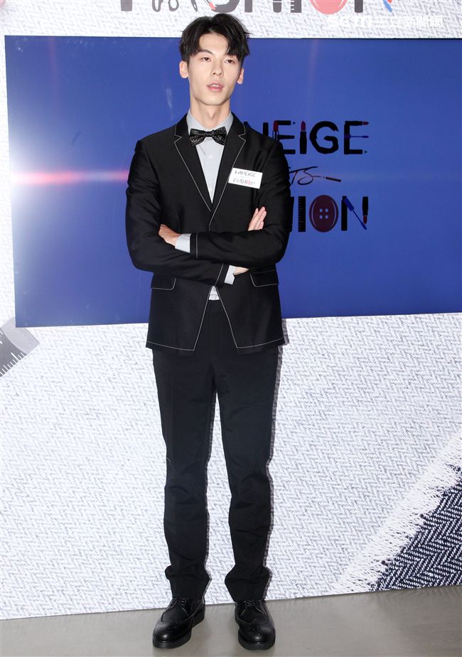 入圍本屆金鐘獎最佳男配角的許光漢，憑著真實演技在戲劇界大放異彩。（記者邱榮吉/攝影）