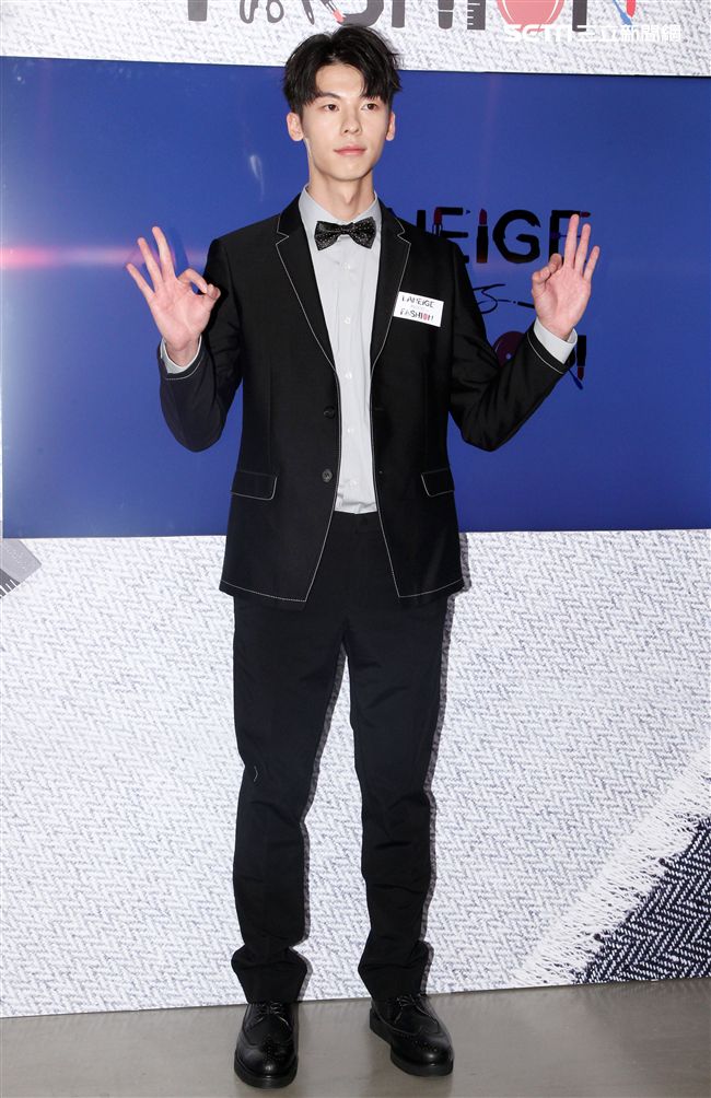 入圍本屆金鐘獎最佳男配角的許光漢，憑著真實演技在戲劇界大放異彩。（記者邱榮吉/攝影）