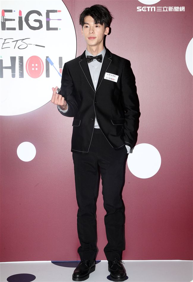 入圍本屆金鐘獎最佳男配角的許光漢，憑著真實演技在戲劇界大放異彩。（記者邱榮吉/攝影）