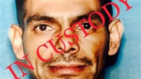 美國,狠夫,妻子,逃逸,追捕,車禍,（圖／翻攝自推特Lillian L. Carranza）https://twitter.com/LAPDCARRANZA