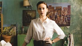 玻璃城堡,布麗拉爾森,伍迪哈里遜,娜歐蜜華茲／CATCHPLAY提供