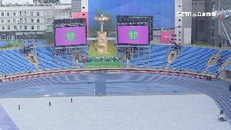 確保世大運完美落幕！田徑場拒馬圍城