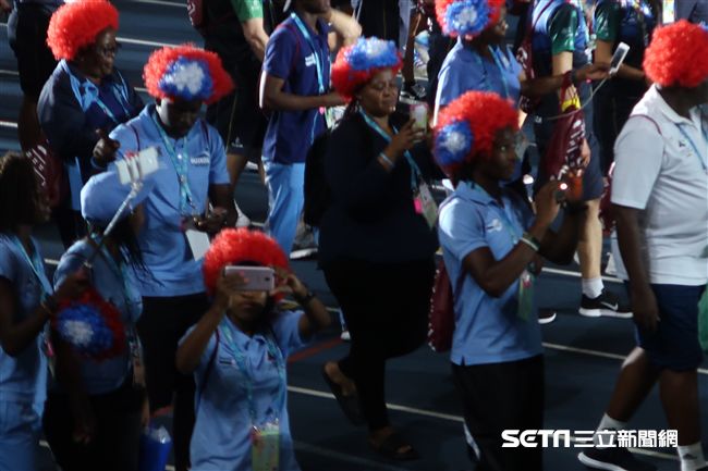 世大運閉幕式，阿根廷選手披台灣國旗進場 圖／記者王怡翔攝