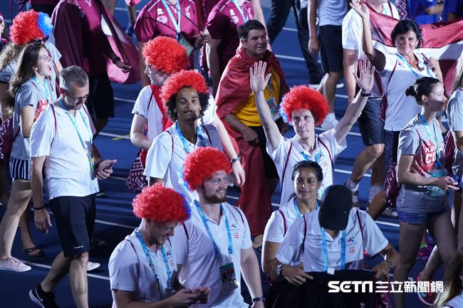 世大運閉幕典禮，阿根廷選手及國旗入場 圖／記者林敬旻攝