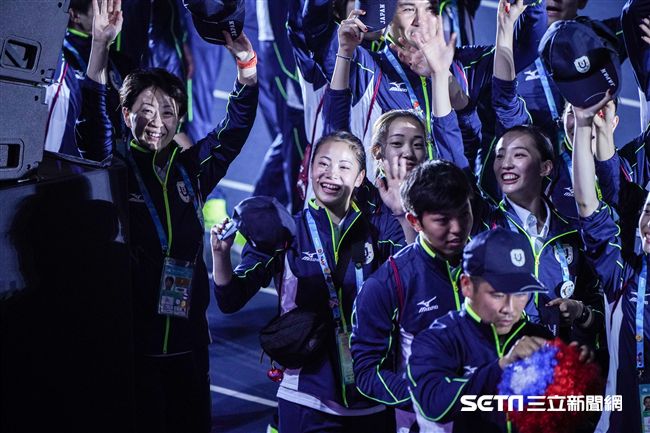 世大運閉幕典禮，日本選手入場 圖／記者林敬旻攝