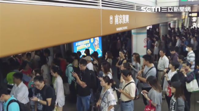 文湖線停駛15分鐘　百人改搭下班車