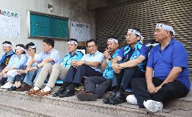 馬英九探視禁食抗議前瞻藍委